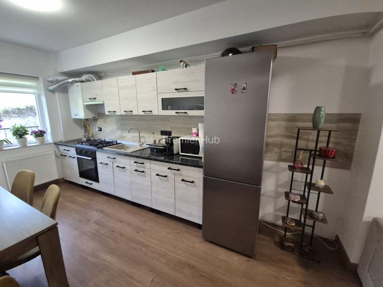 Apartament 3 camere, 62mp, 2 garaje, balcon 12mp, zona Sesul de Sus - 5