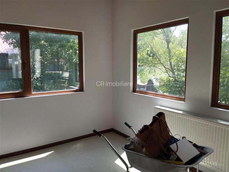 Vila de vanzare cu acces padure in spatele casei si aproape de centrul comercial - 18