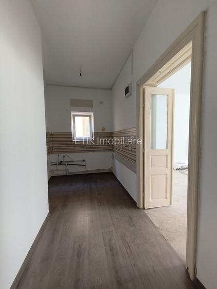 Apartament Peninsula aproape de plaja, intrare separata, 105 mp, dec. - 12