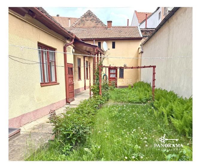 Proprietate unică în zona centrală-Medias - 12