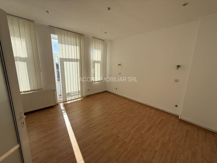 Apartament 6 camere zona Central - 9