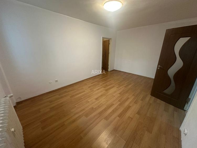 2 Camere Parter din 8 an 1982 Ideal Birou Firma Bloc Izolat Bucur Obor - 7