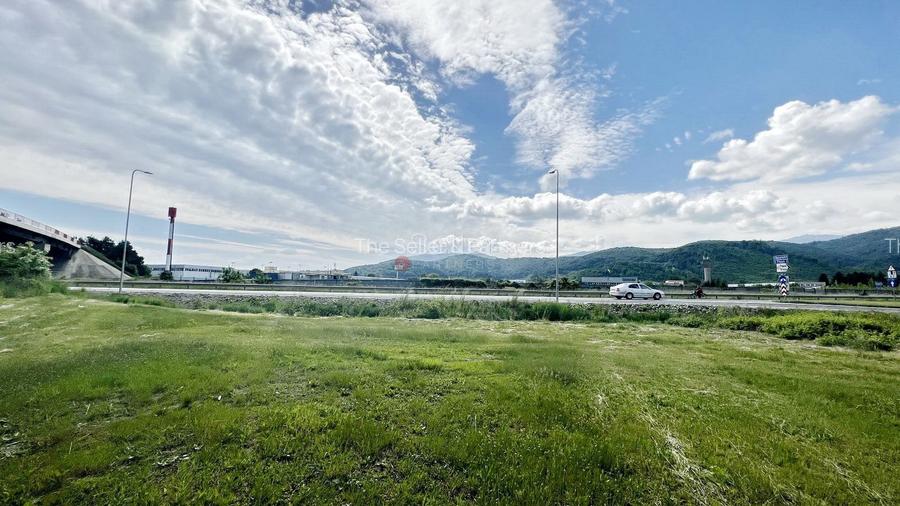 Teren intravilan - Zona Comerciala de interes - 7