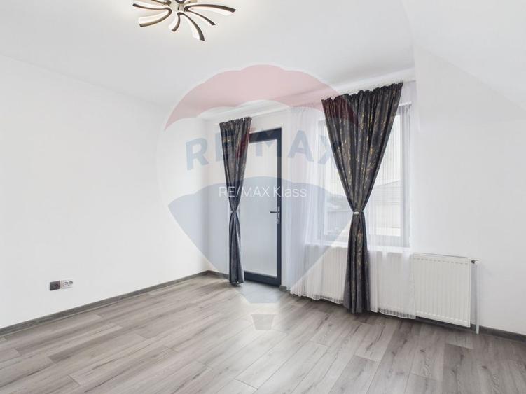 Casă / Vilă cu 5 camere de vânzare - 25