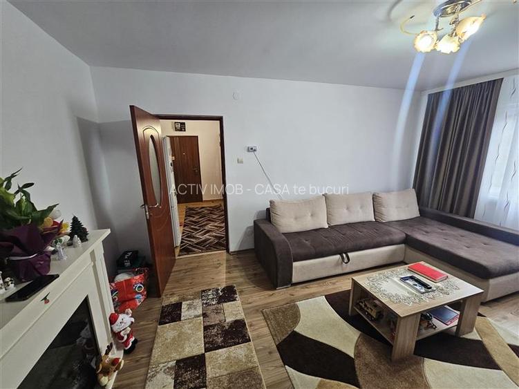 Resita, 3 Cam. Cf. 1, Mobilat+Utilat, Et. 1, Bulevard, Micro 3 - 24