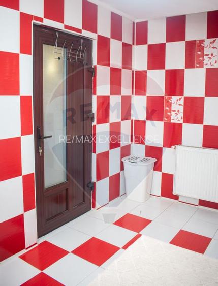 Casă / Vilă cu 5 camere de vânzare - 26