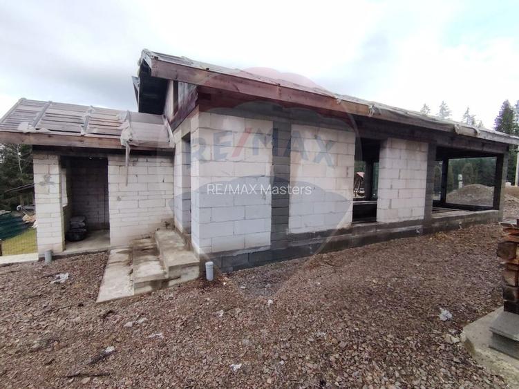 Casă / Vilă cu 8 camere de vânzare - 11