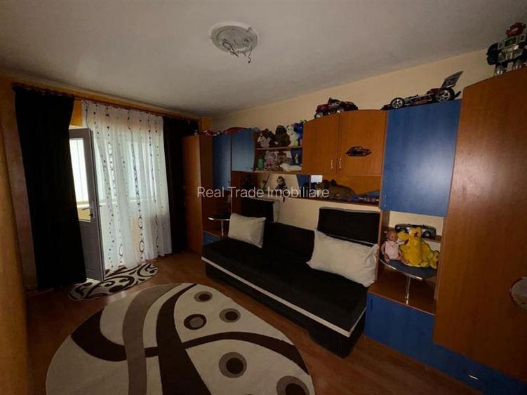 Apartament 3 camere decomandat etajul 1 Noua - 5