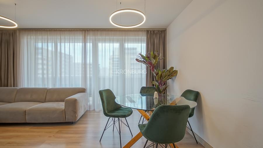 De vanzare apartament cu 4 camere decomandat Urban Plaza - 2