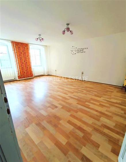 Spatiu Pretabil Servicii, Zona Castelului - 2