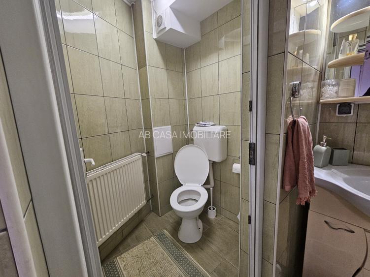 Imobil P+2E+M, cu spațiu comercial, zona Spitalul Județean, comision 0% - 18