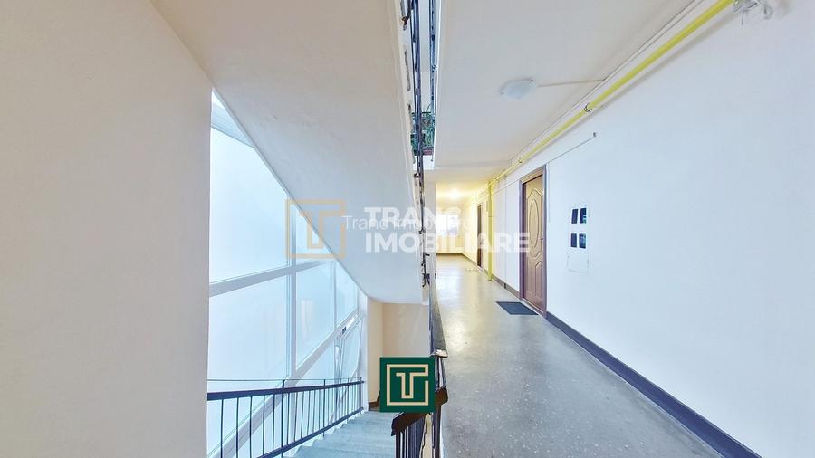 Garsonieră decomandata la 500 m de AFi si Atrium la etajul 3 - 5