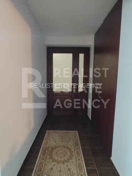 Vilă individuală 430 mp utili, teren 2.000 mp, panouri solare - 9