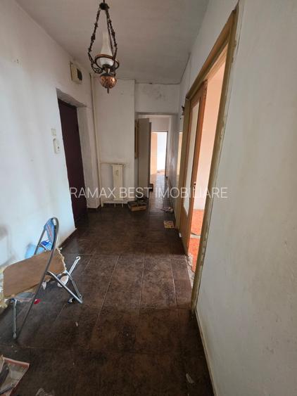 Calea Giulesti, chiar vav stadion, stradal, vedere fata, bloc 1989, 77 mp - 5