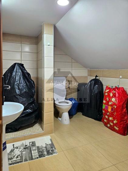 Casă plus Spațiu comercial 741 mp, Teren 906 mp Brasov - zona Blumana - 32