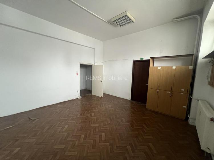 Spatiu comercial de inchiriat pe strada Fabricii - 10