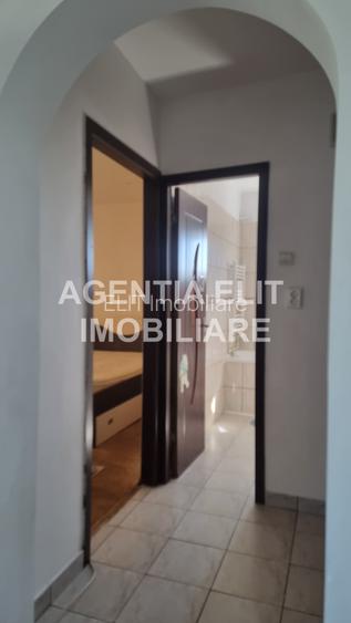Apartament 2 camere, zona Scolii nr.11 - 5