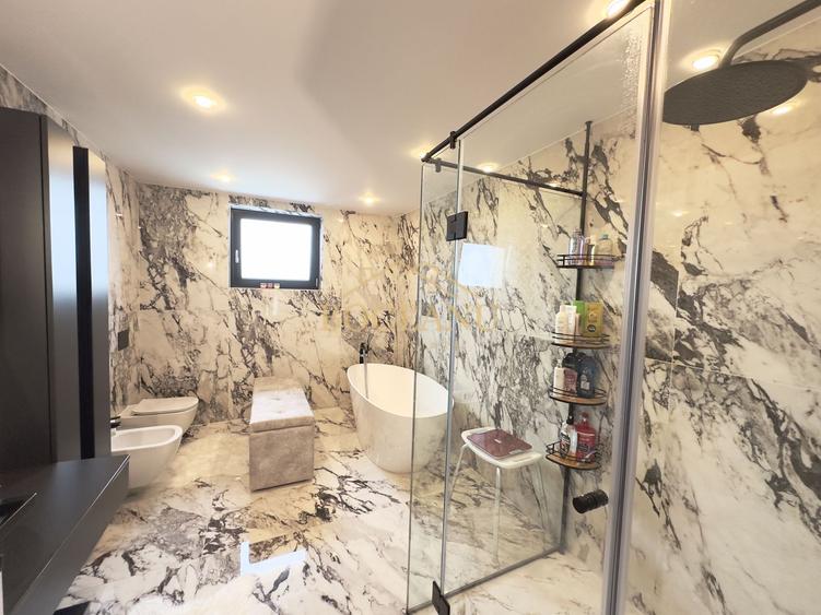 BG03-Vila de Lux 7 camere,Piscina-COMISION 0% - 40