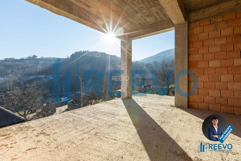 Pensiune/Vilă la roșu P+E+M în Sărata - 19