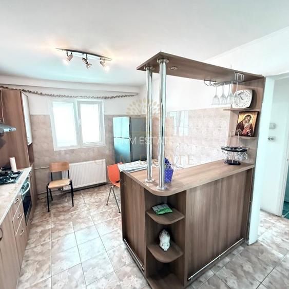 2 Camere Et.8 Decomandat An constructie 1979 - Metrou Gorjului - 4