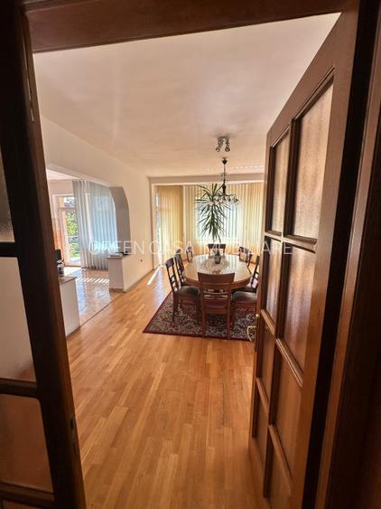 Oportunitate de investiție! Casă de vanzare, cu 8 camere, 382 mp, zona Gruia - 4