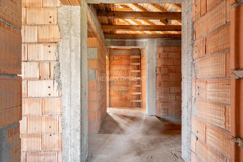 Casă / Vilă nouă de vânzare, la roșu, 5 camere, 225mp, Fântânele, Arad - 24