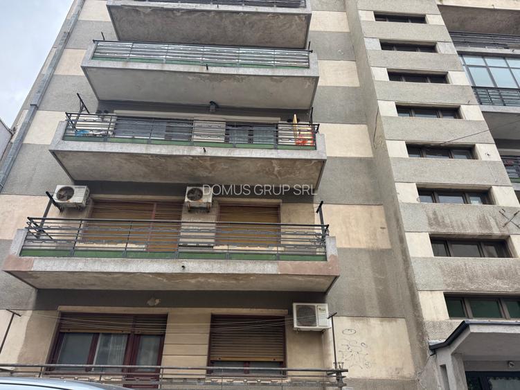 Vând apartament 4 camere central, parter - 2