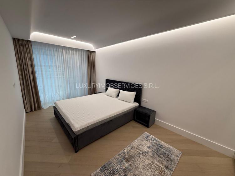 Cortina 126 Erou Iancu Nicolae Cambridge Jolie Ville  - 5