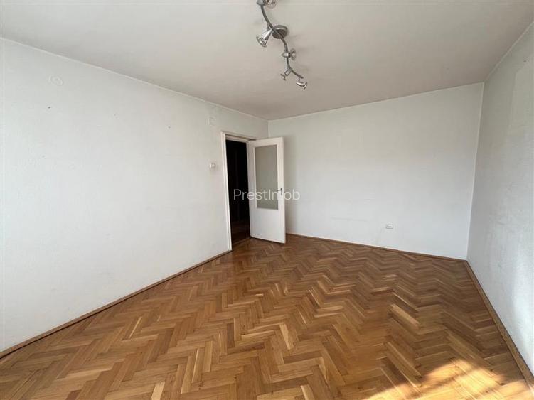 Apartament cu 4 camere de vânzare in Dambu - 2