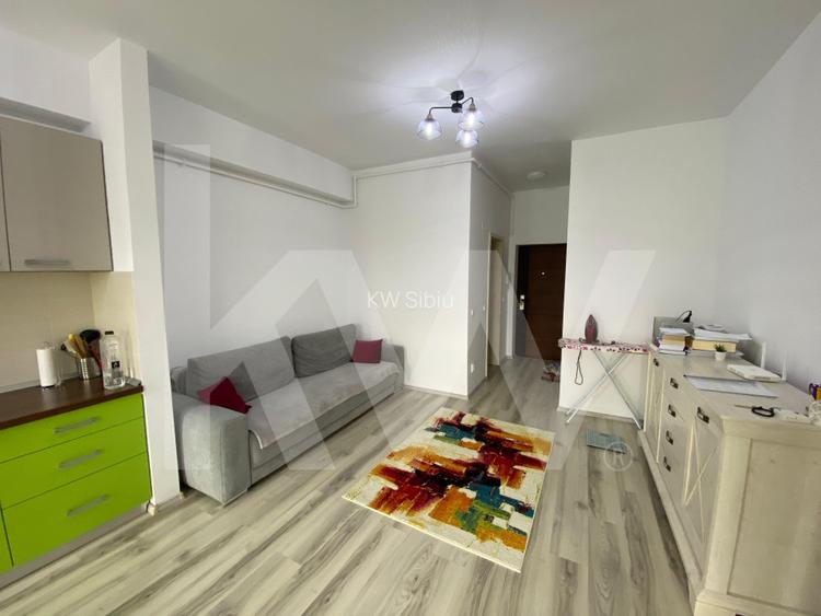 Apartament 2 camere de inchiriat 44 mpu parcare balcon zona Magnolia - 3