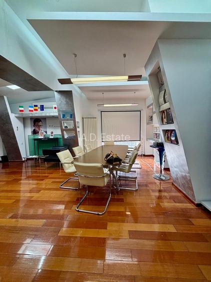 Vila De Inchiriat 11 camere  D+P+2 Timpuri Noi 12 Locuri Parcare 500 mp - 2