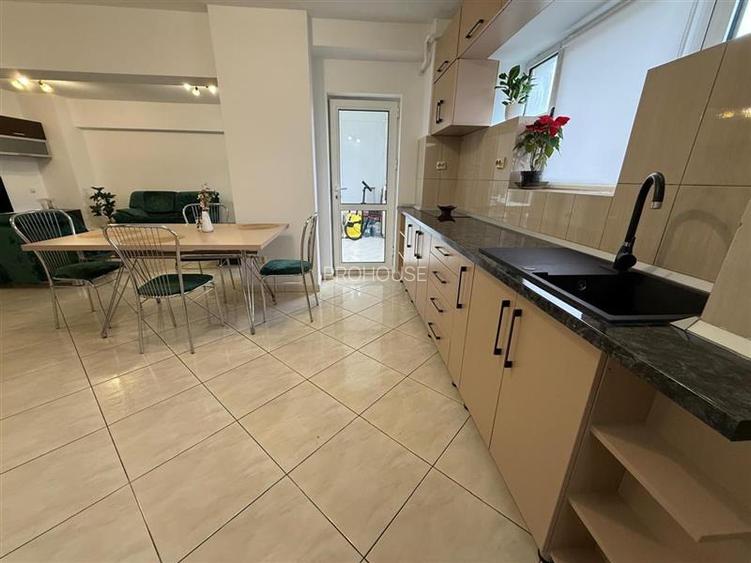 Ultracentral 3 camere decomandate etaj 2! - 5