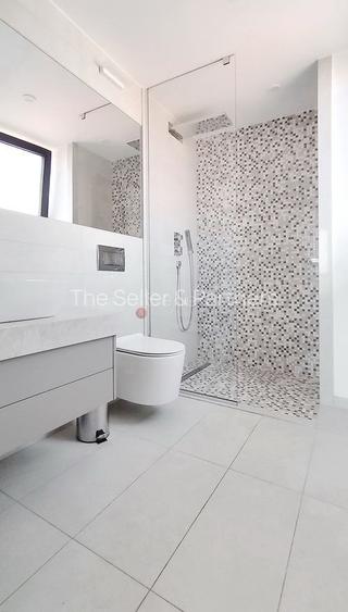 Priveliste Panoramica Spre Oras Si Masivul Tampa - 27