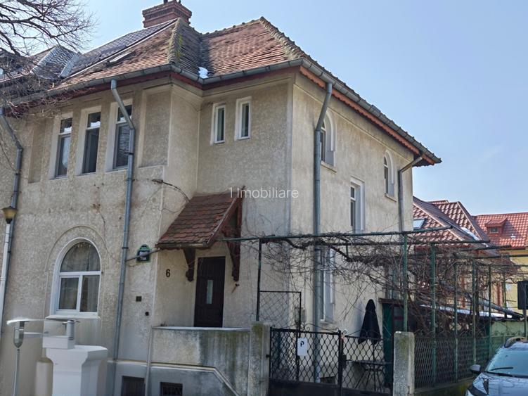 Ultracentral, casa crochets pe o strada speciala! - 9