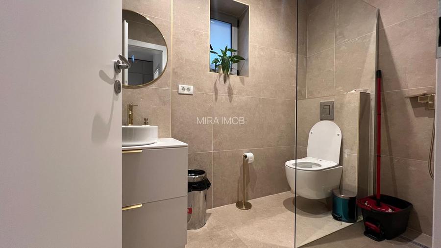 Spațiu comercial de vânzare | 247 mp | 2 unități | 10 locuri de parcare - 8