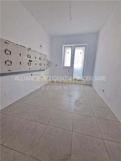 Young Residence 2 cam 64 mp la 10 min metrou - 12