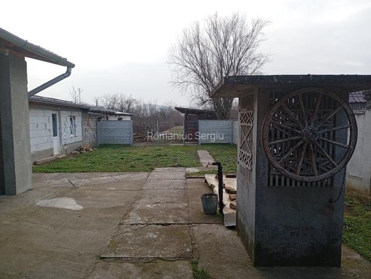 Casa cu etaj ,mansarda,anexe  - 3
