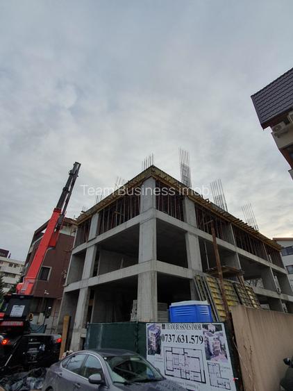 Penthouse 4 camere Dec. 130mp si 220mp construit + 100mp terasa Splaiul Unirii - 9