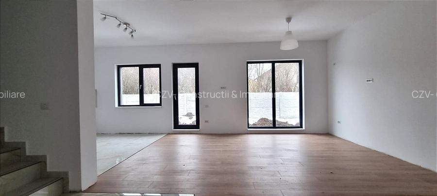 Spațiu, 3 Dormitoare, Curte și Parcare Proprie - 3