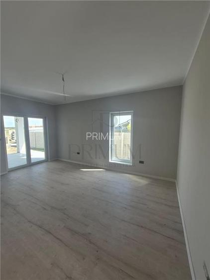 DUPLEX PREMIUM -   Despartit prin camera Tehnica  - bucatarie inchisa -  2 Front - 5