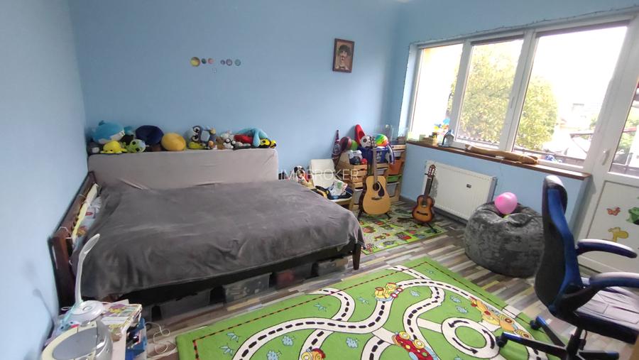 Vand apartament 3 camere in vila, cartierul Dambul Rotund - 6