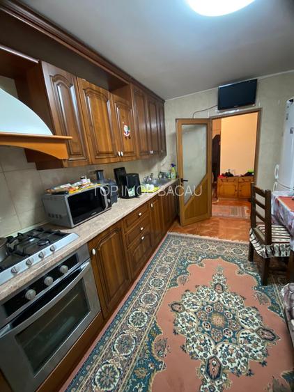 3 camere decomandate cu centrala, foarte spatios, Scoala M Sadoveanu - 5