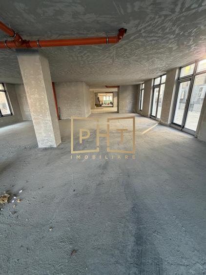 Spatiu Comercial de inchiriat, 348 mp, 200 mp terasa zona Subcetate!