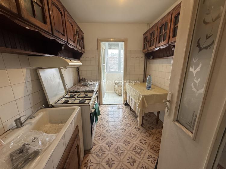 Apartament 3 camere, decomandat, etaj 1, ideal pentru investitie - Lipovei - 4