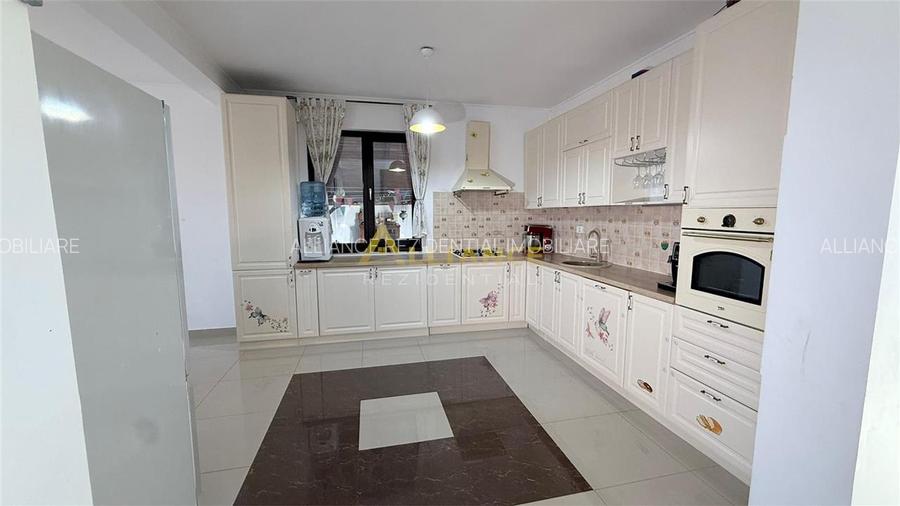 Duplex - 4 camere - 2 bai - 350mp teren - 6