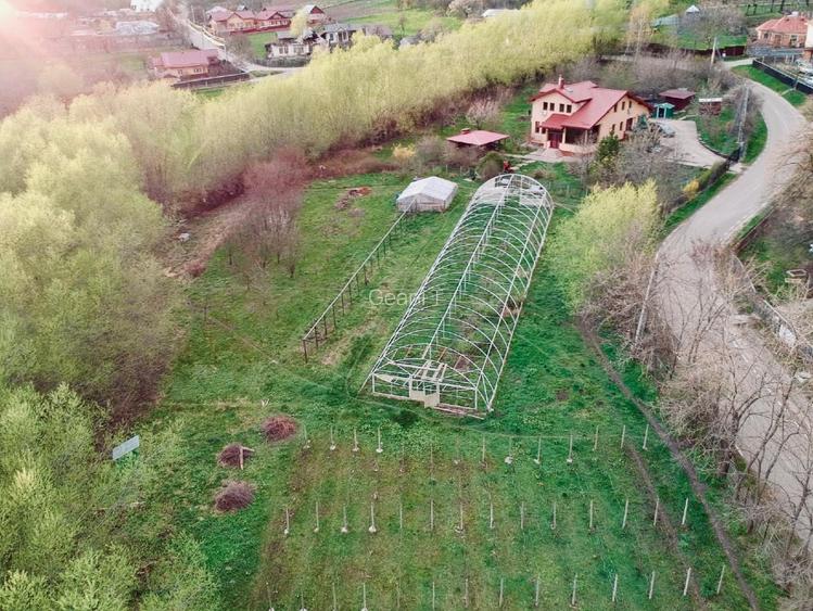 Vand vila si 8800 mp teren in Gura Vaii, Neamt- la 12 km de Piatra Neamt .  - 4