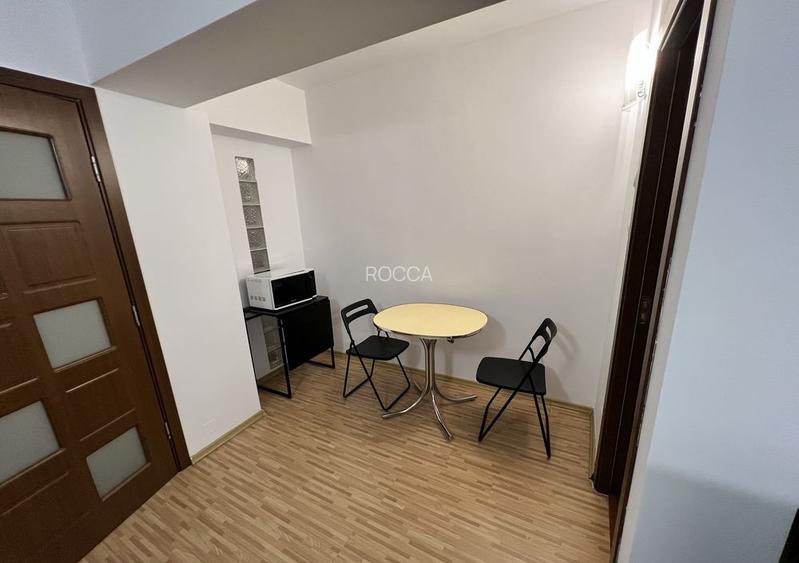 Garsoniera complet mobilata , pozitionata intr o zoona buna - piata Victoriei  - 6