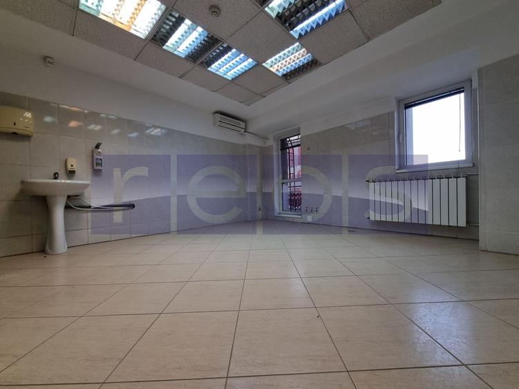 VANZARE SPATIU COMERCIAL | 15 CAMERE | ZONA UNIRII - 76