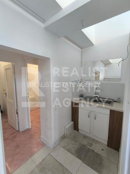 De inchiriat Spațiu Comercial, vitrină Imensă, comision chiriaș 0% - 4