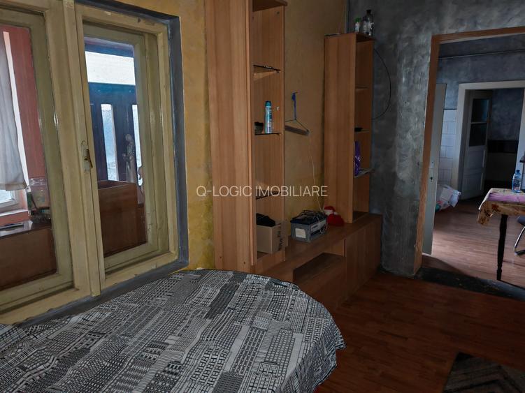 Casa 6 camere libera la vanzare RASNOV - 11